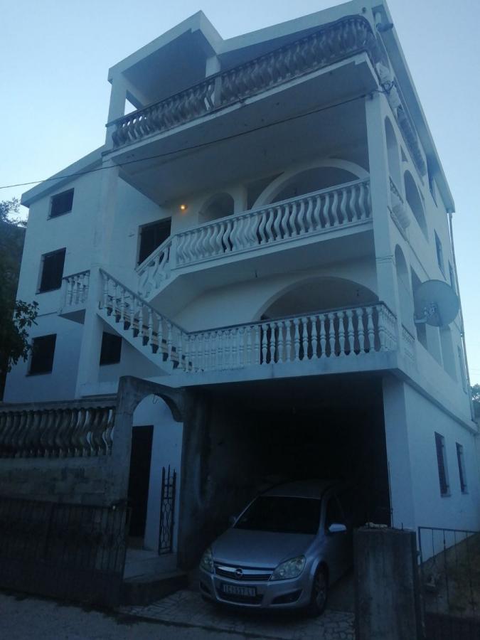 Kuća u Baru, 730m² 4