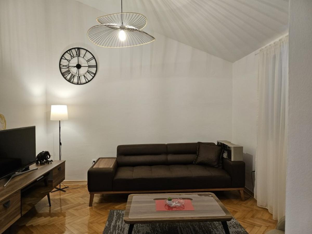 Dvosoban stan u Kotoru, 72m² 4