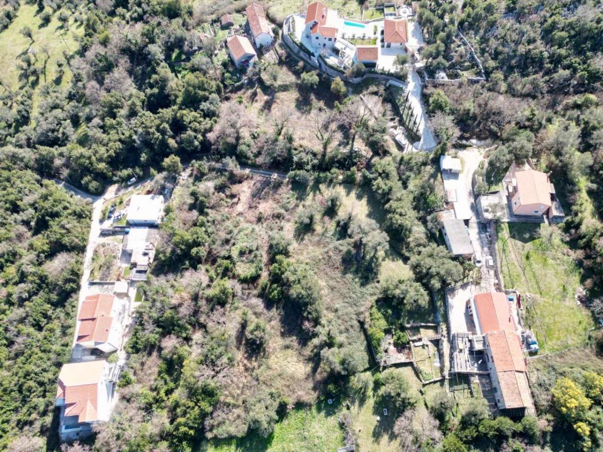 Urbanizovan plac na prodaju-Kotor 6