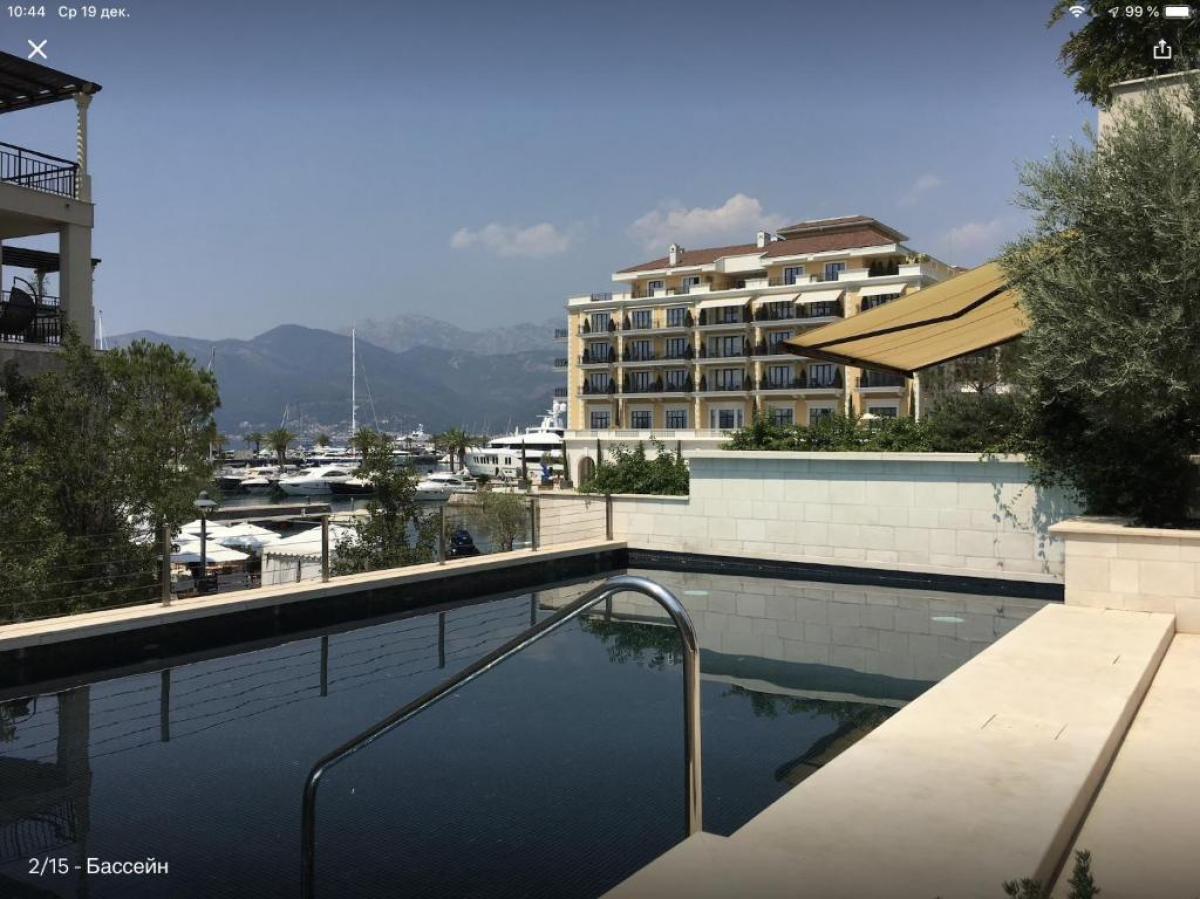 Duplex Apartment with Pool in Tivat 10