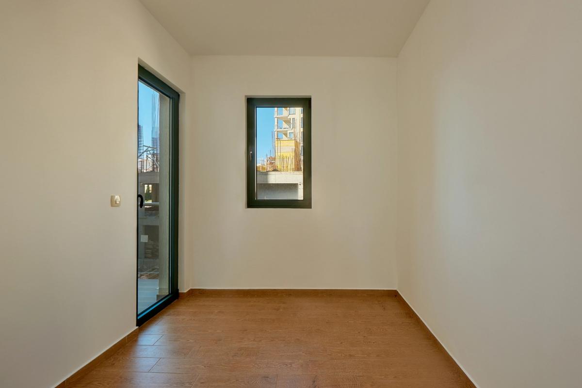 2 bedroom apartment 63m2 in a new building in Becici 2