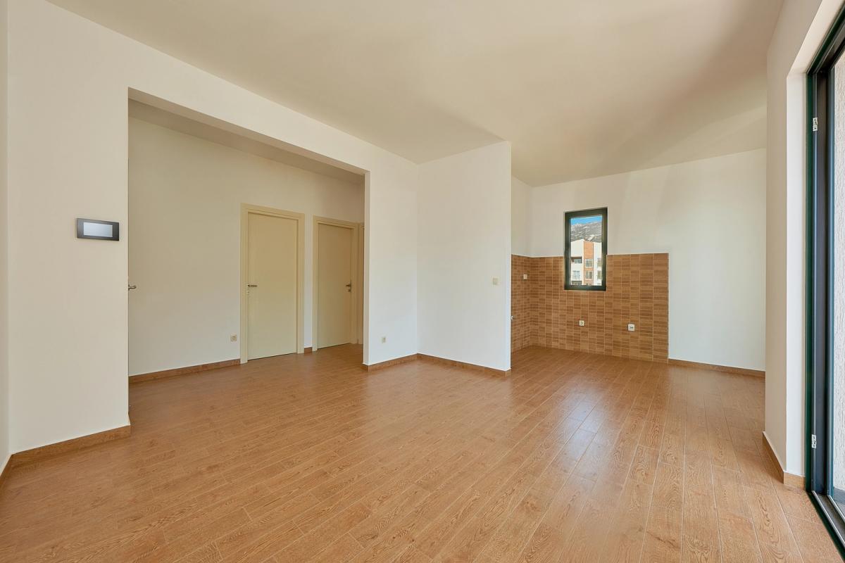 2 bedroom apartment 63m2 in a new building in Becici 4