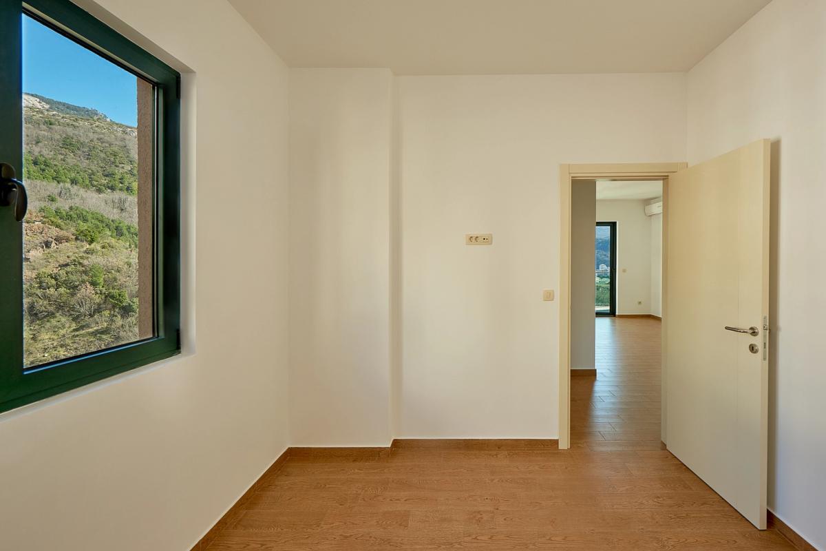 2 bedroom apartment 63m2 in a new building in Becici 5