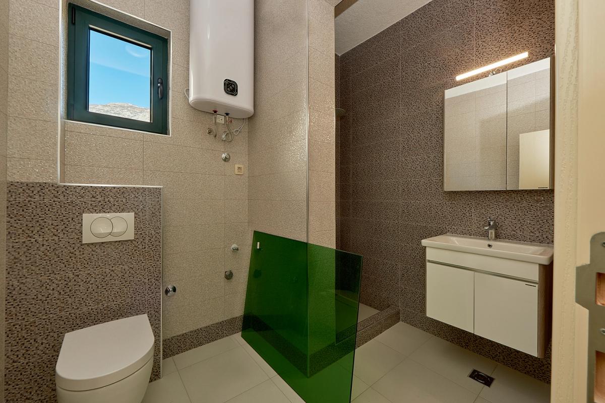 2 bedroom apartment 63m2 in a new building in Becici 8