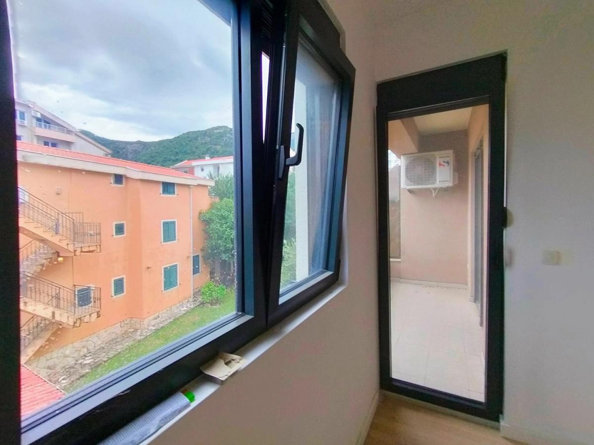 2 bedroom apartment 53m2 for sale in Budva 4