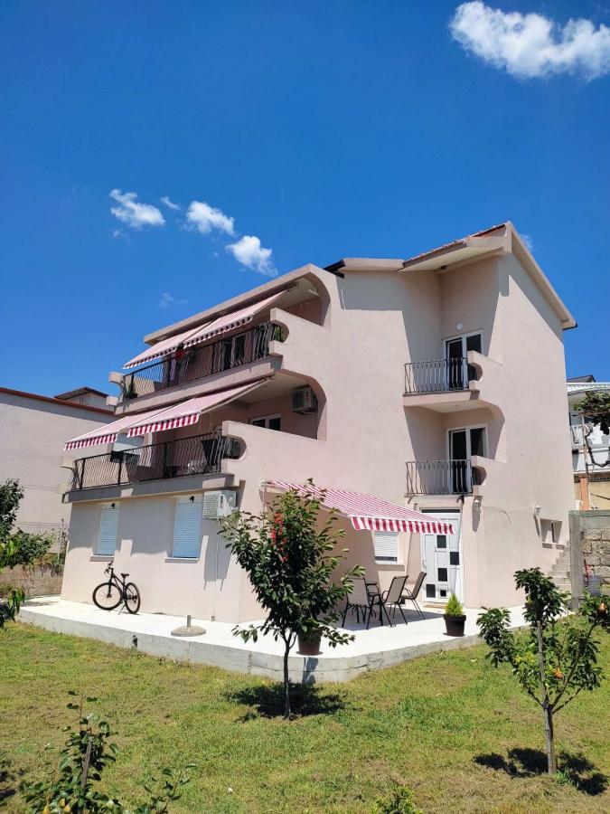 Kuća u Baru, 350m²