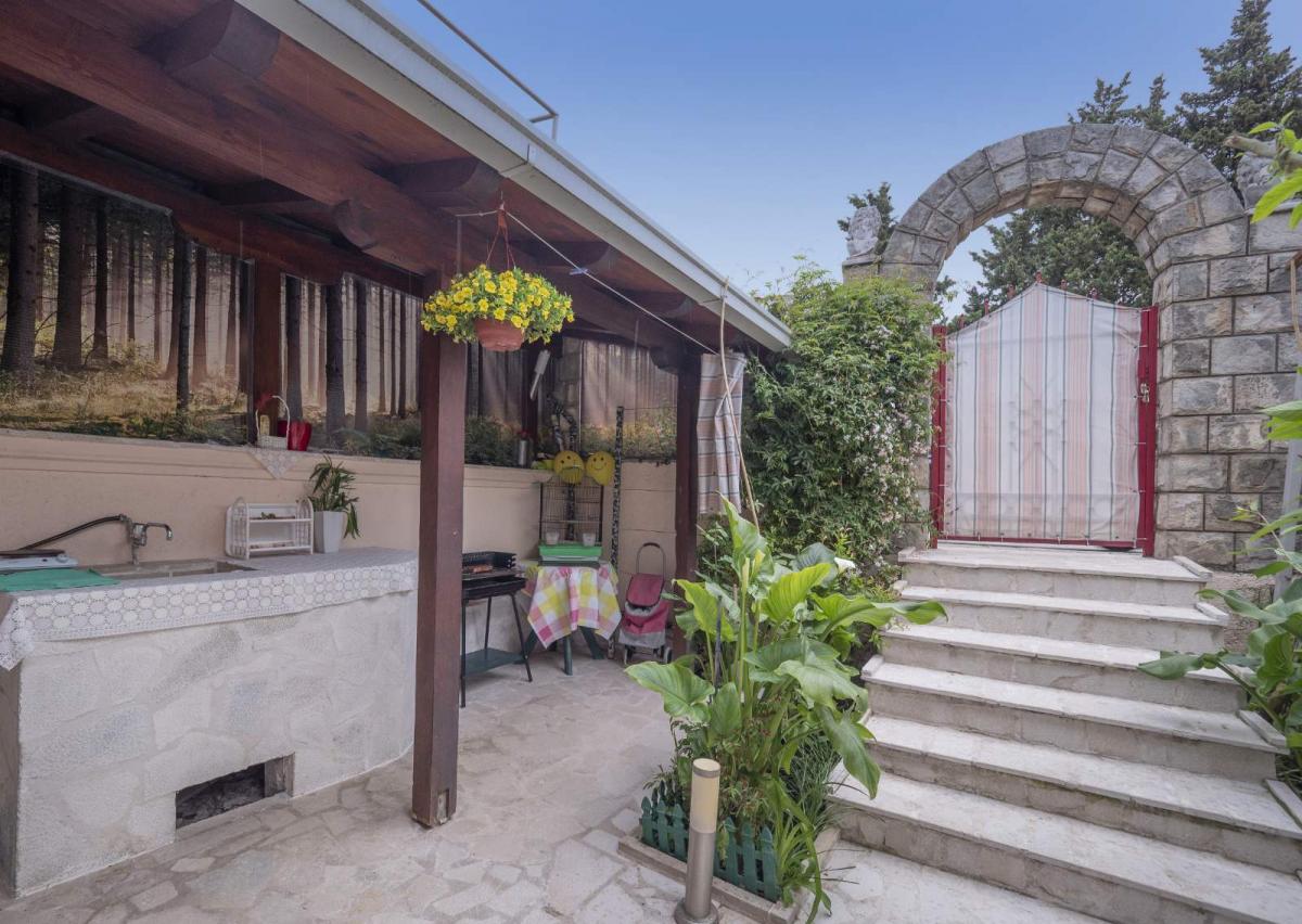 One bedroom apartment for sale in Budva 6