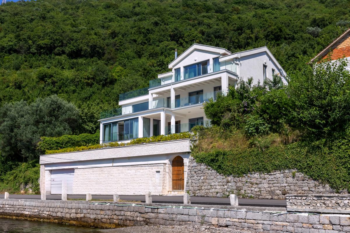 Family Villa on the First Line of the Sea in the Bay of Kotor 21