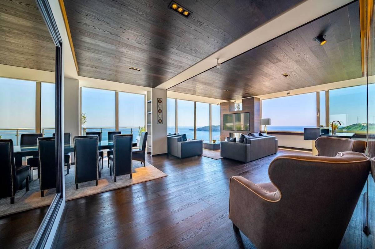 For sale: Luxury penthouse 168 m2 with sea view, Budva, Bečići 3
