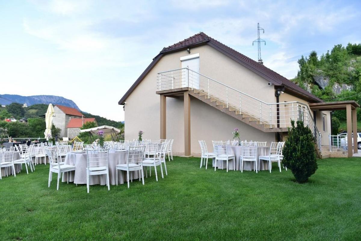 Nekretnina u Nikšiću, 0m² 7
