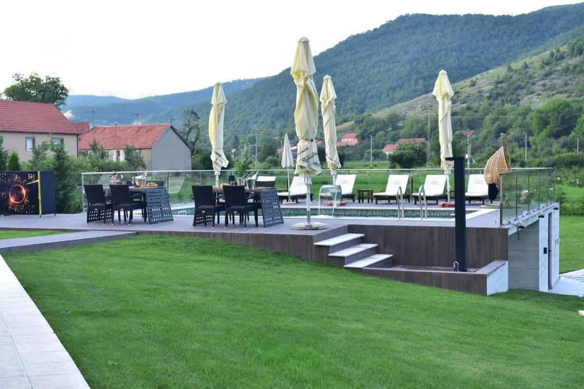 Nekretnina u Nikšiću, 0m² 8