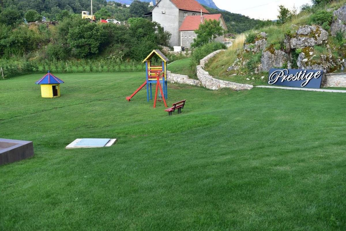 Nekretnina u Nikšiću, 0m² 10