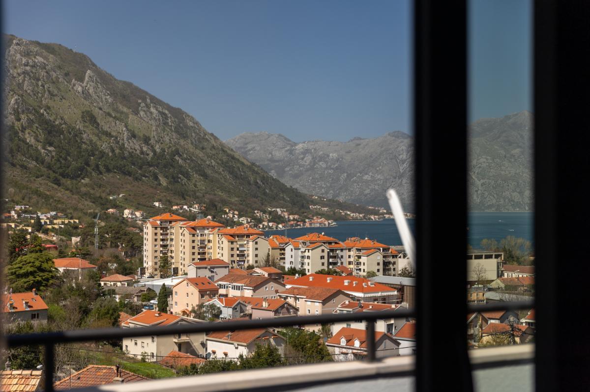 New house of 160m2 with sea view in Kotor 22