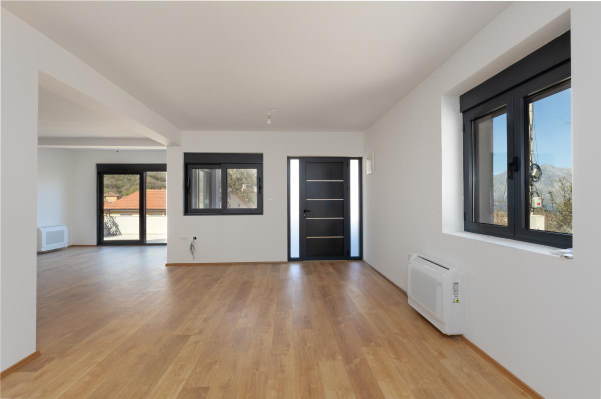 New house of 160m2 with sea view in Kotor 30