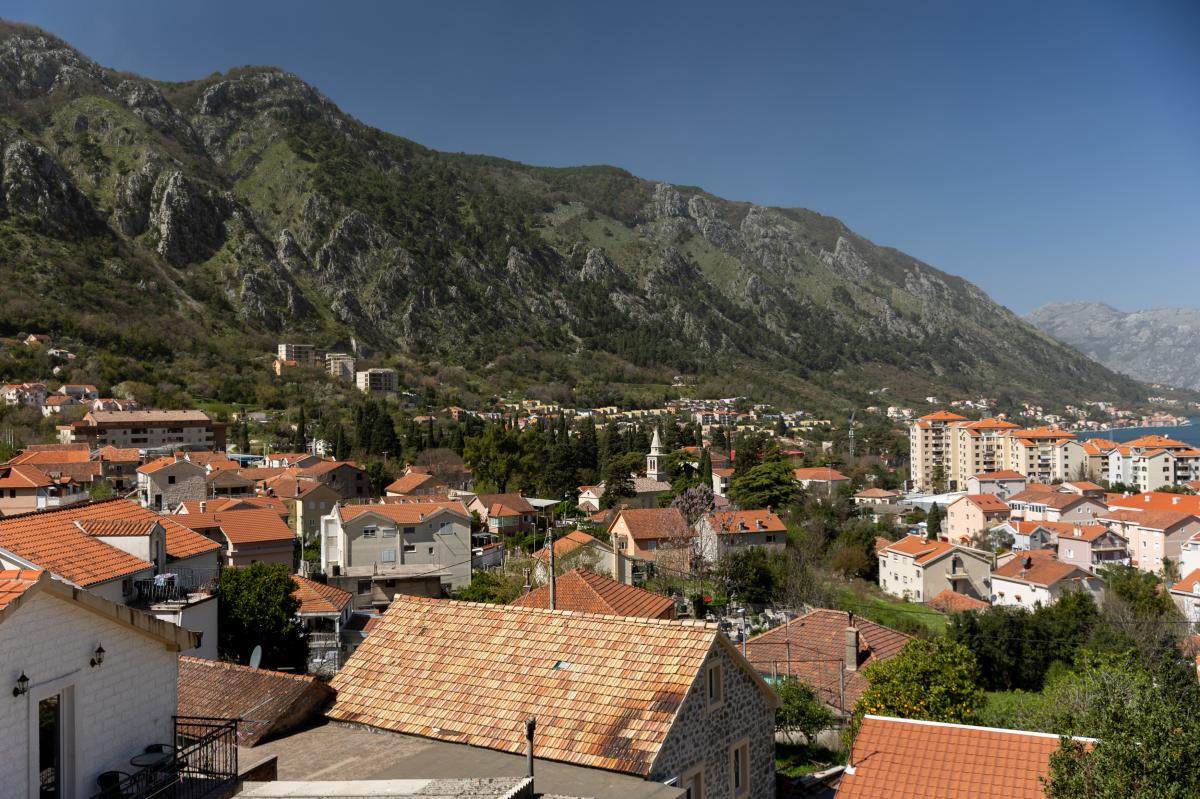 New house of 160m2 with sea view in Kotor 38