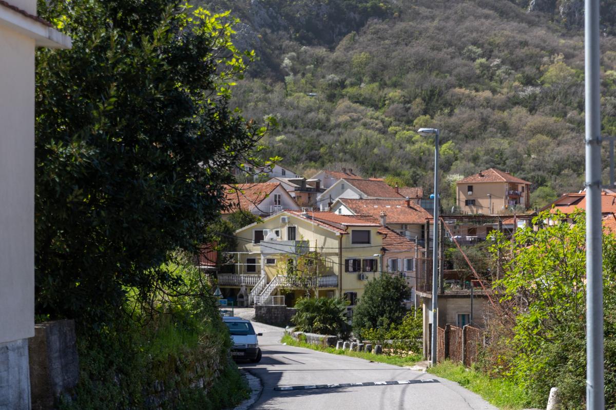 New house of 160m2 with sea view in Kotor 39