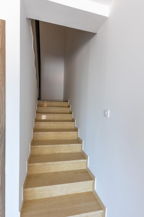 New house of 160m2 with sea view in Kotor 8