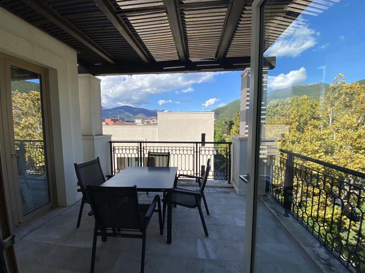 Luxurious apartment of 76m2 in Porto Montenegro, Tivat 6