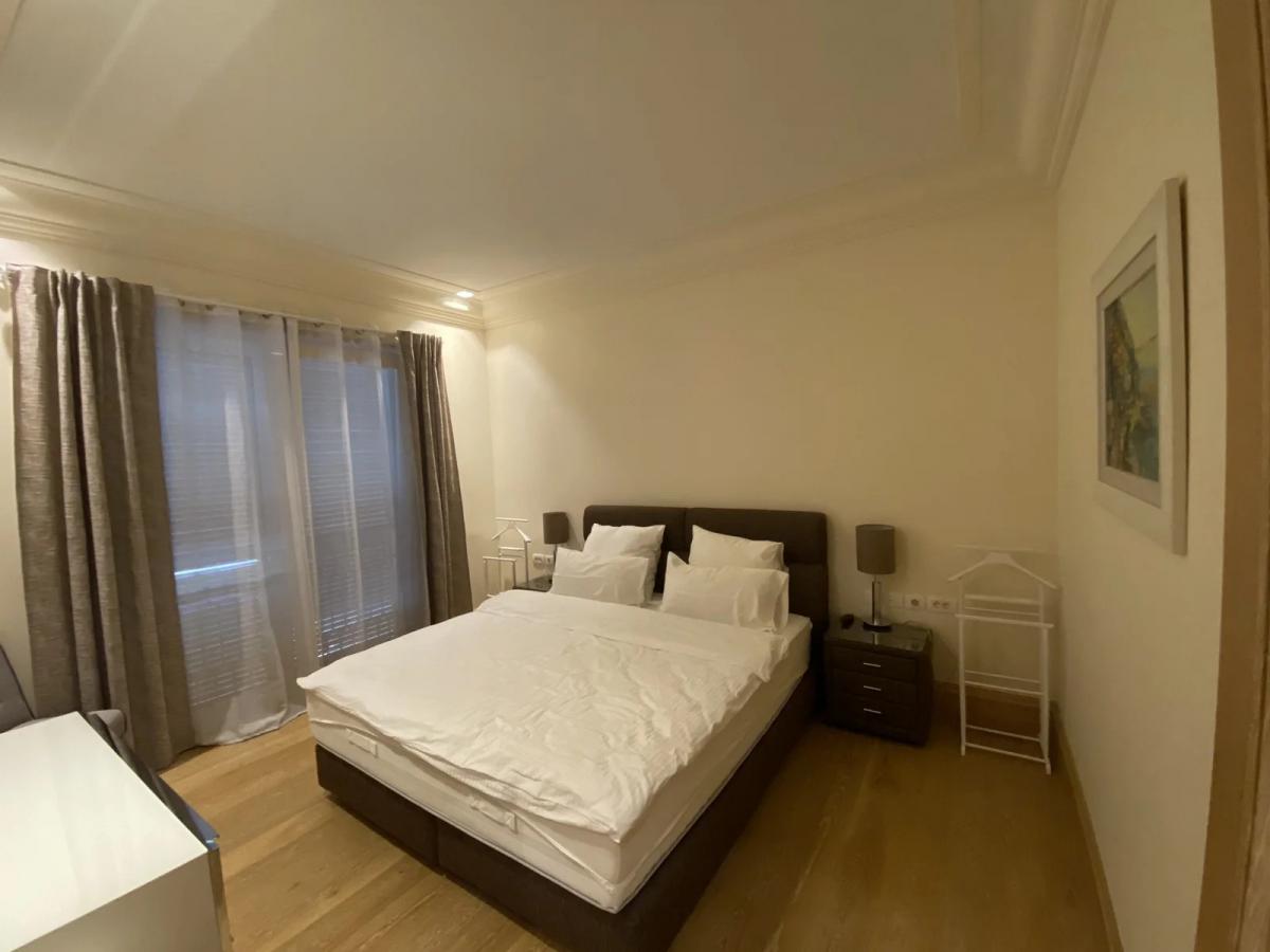 Luxurious apartment of 76m2 in Porto Montenegro, Tivat 8