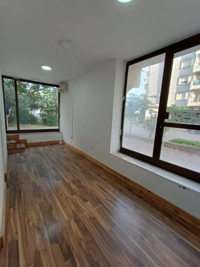 Poslovni prostor u Baru, 32m² 7