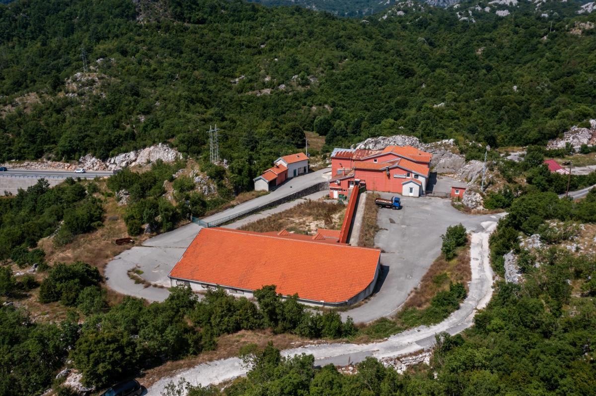 Nekretnina na Cetinju, 1200m²