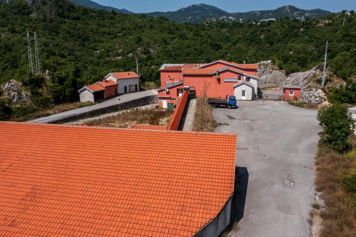 Nekretnina na Cetinju, 1200m² 2