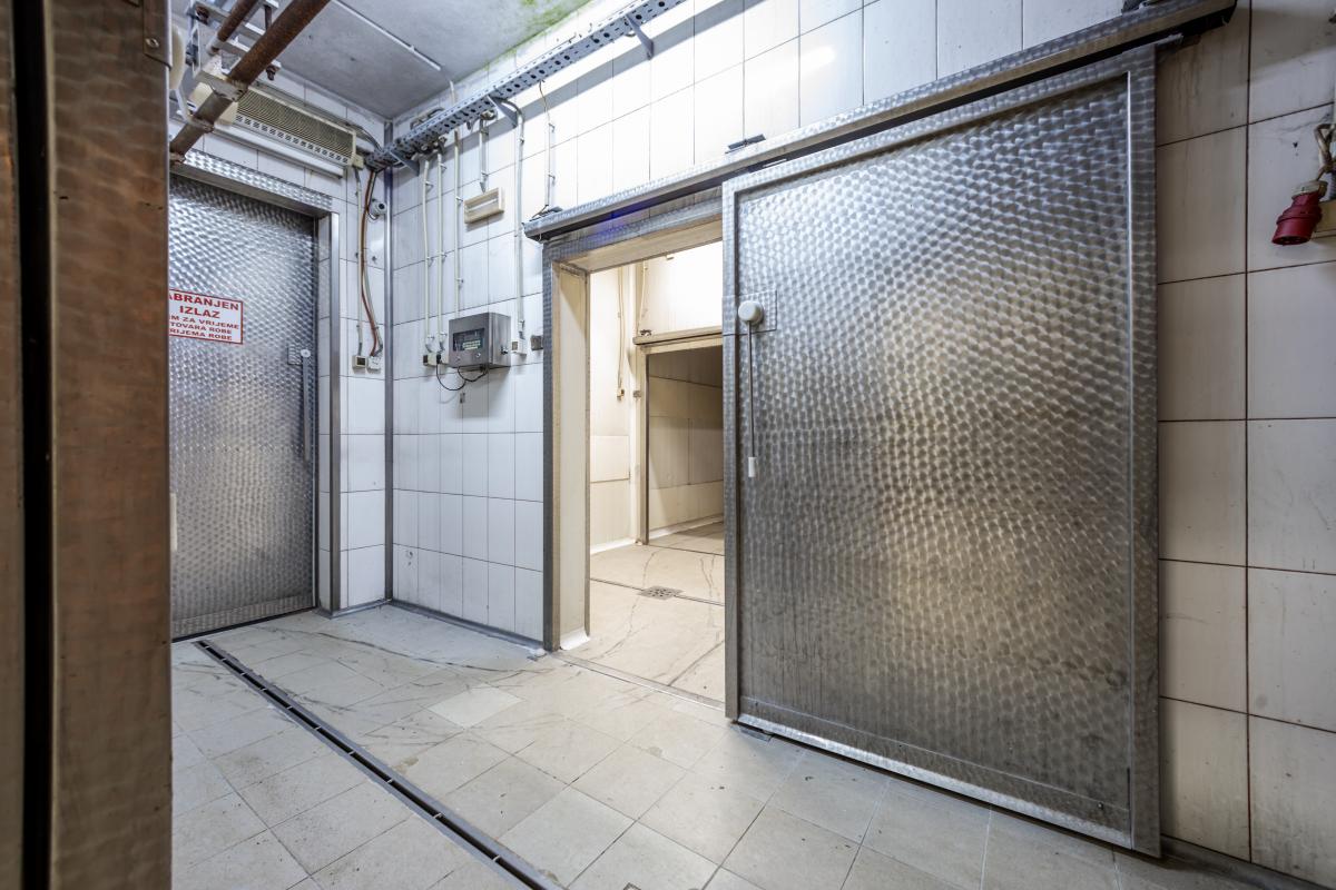 Nekretnina na Cetinju, 1200m² 16