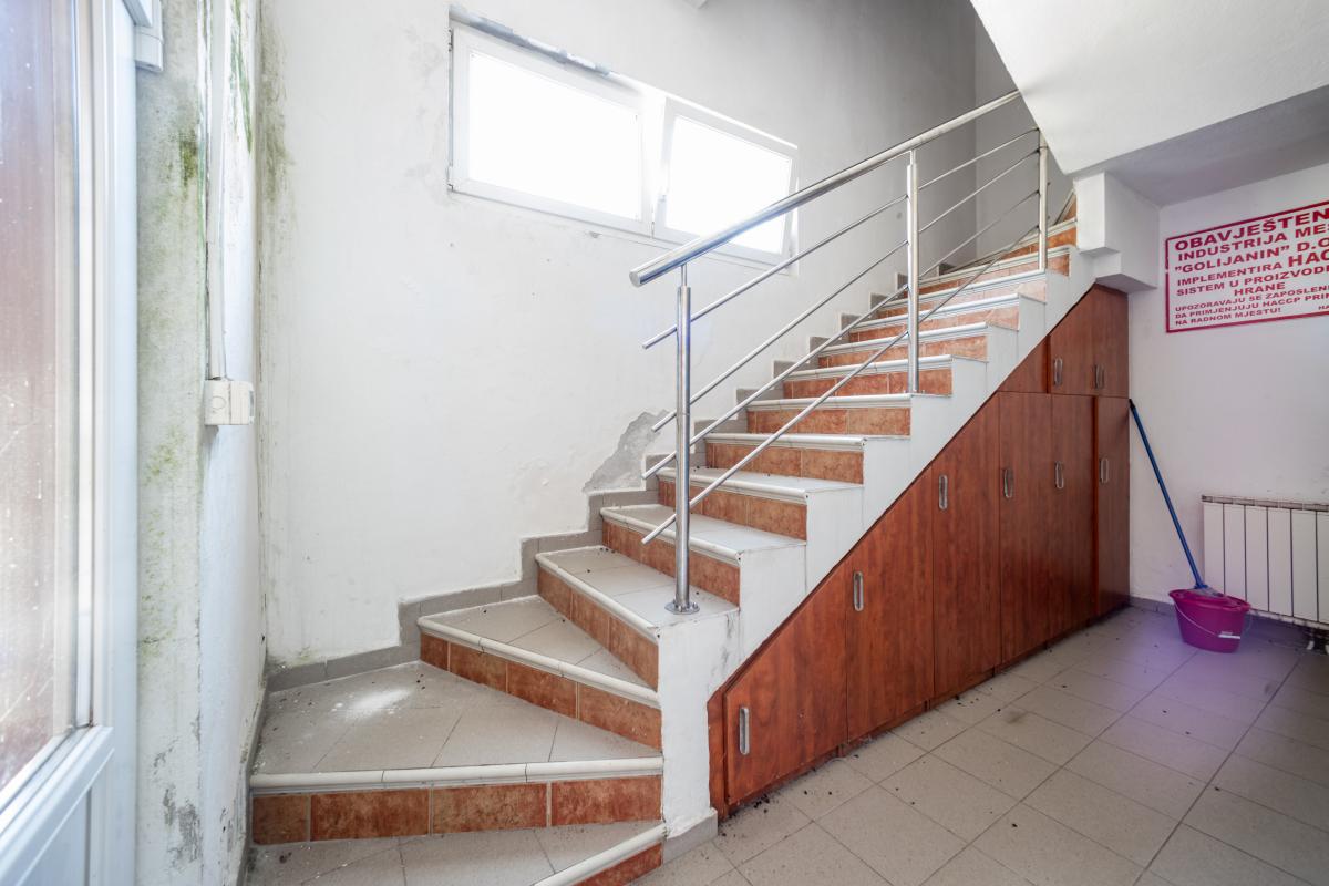 Nekretnina na Cetinju, 1200m² 31