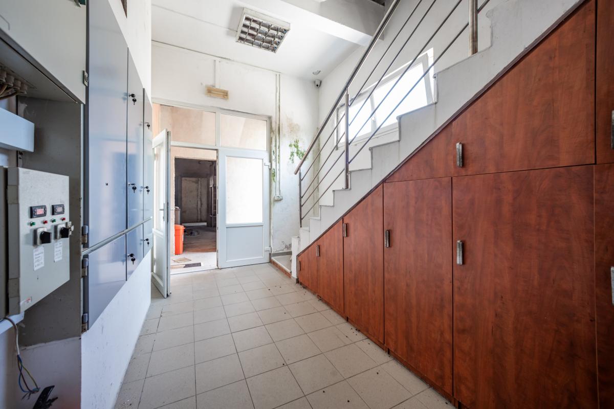 Nekretnina na Cetinju, 1200m² 32