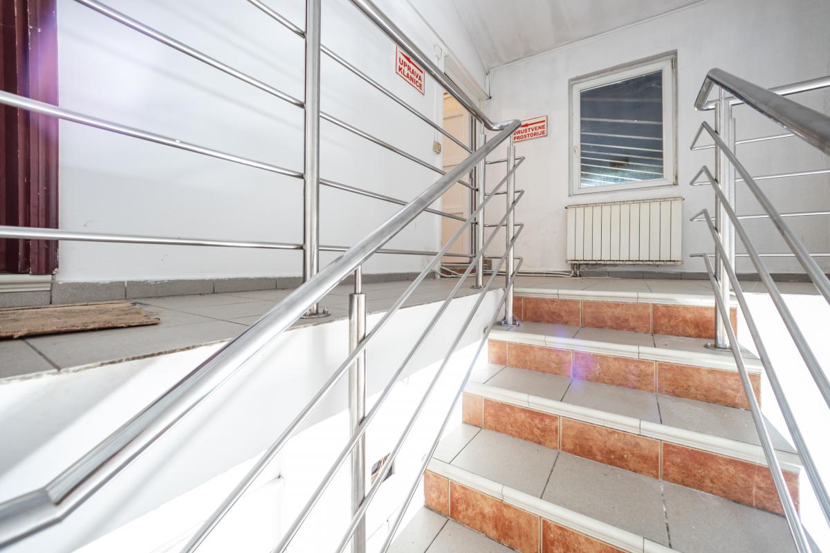 Nekretnina na Cetinju, 1200m² 36