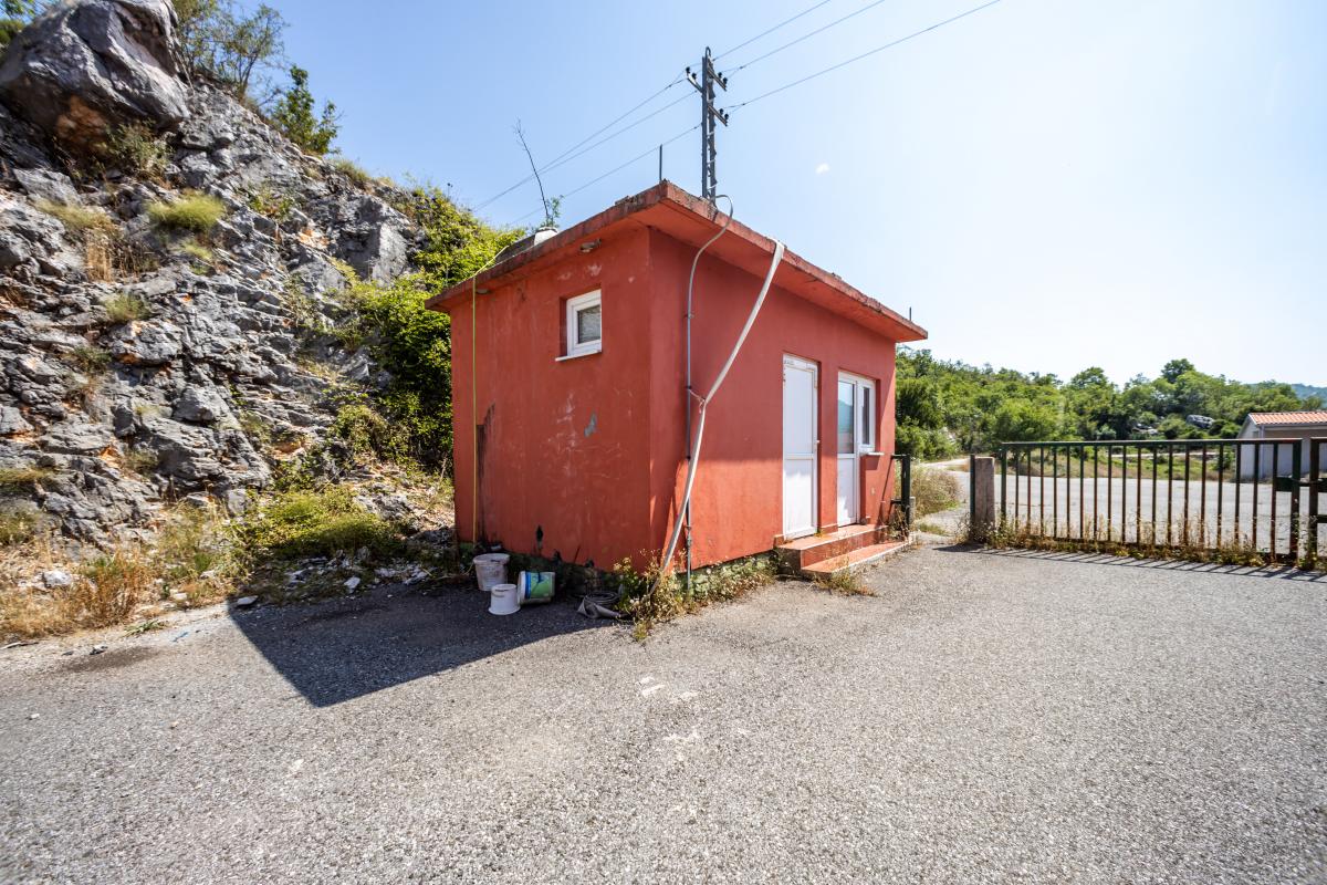 Nekretnina na Cetinju, 1200m² 48