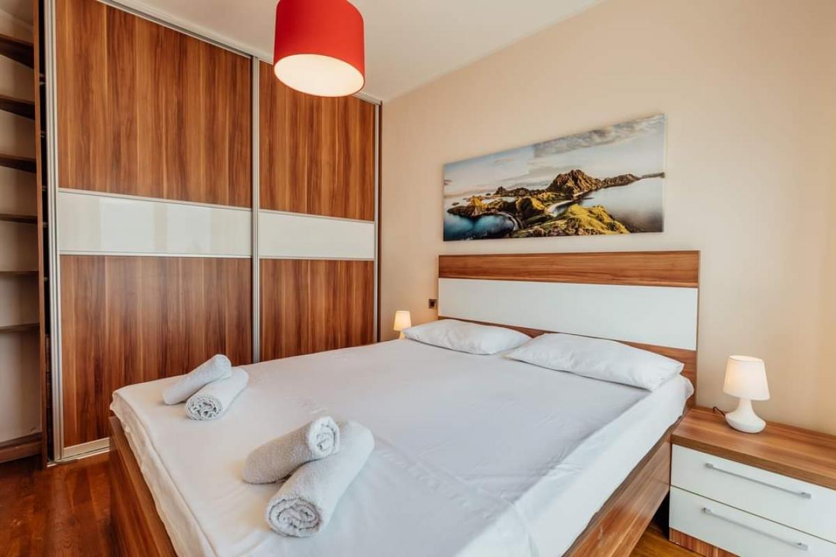 Two-bedroom apartment with sea view, 64 m2, Obala Đurašević 19