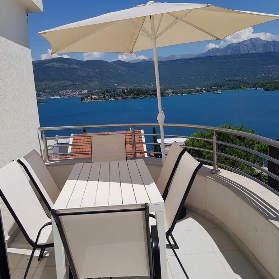Two-bedroom apartment with sea view, 64 m2, Obala Đurašević 6