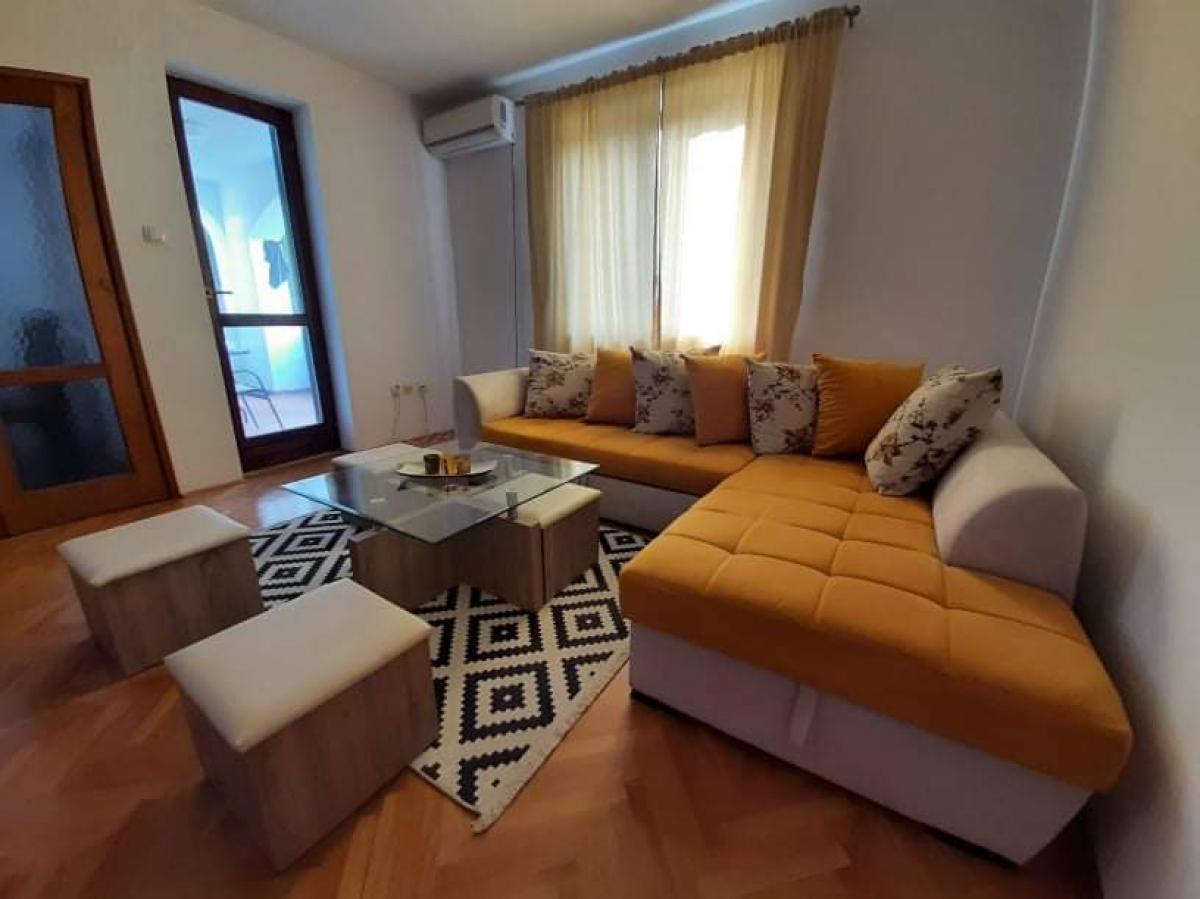 Jednosoban stan u Tivtu, 63m²