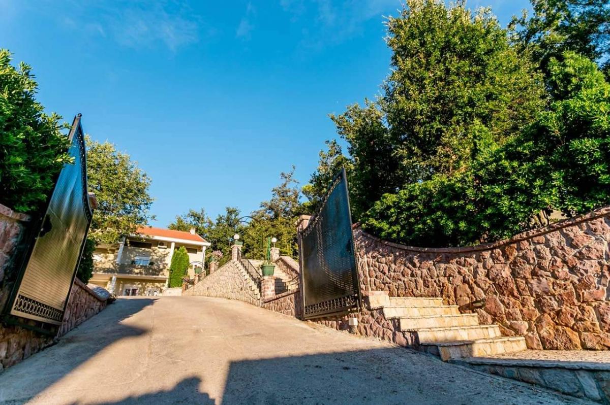 Kuća u Herceg Novom, 398m² 2