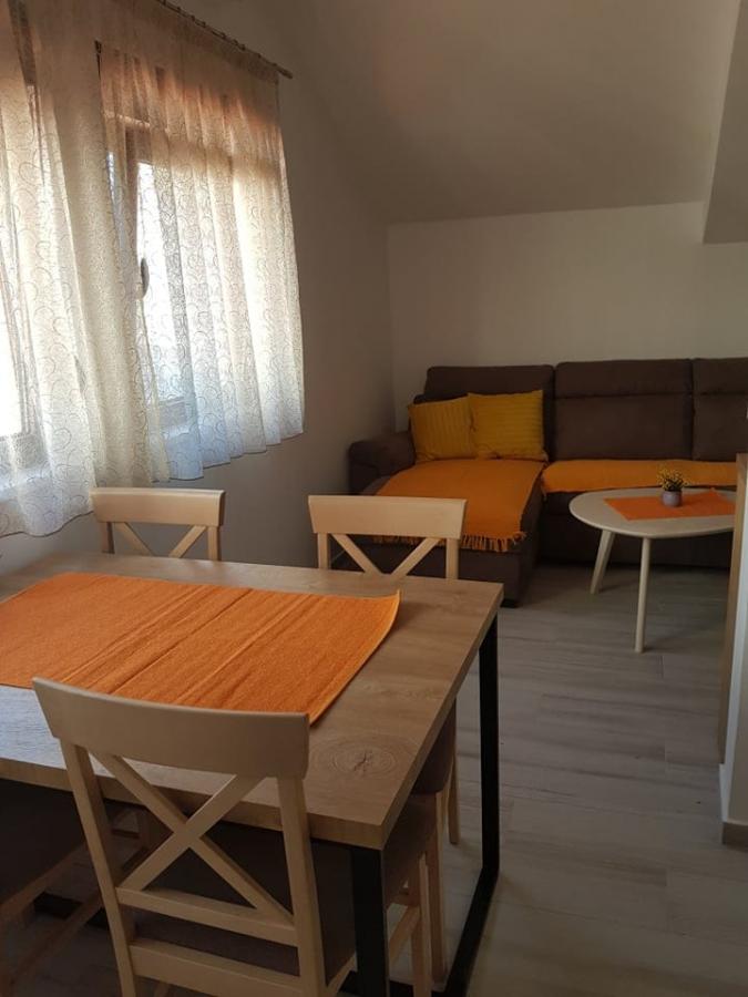 Dvosoban stan u Tivtu, 46m²