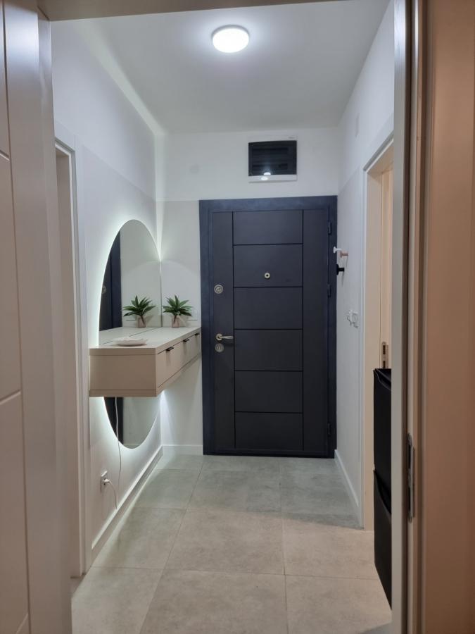 For rent: One-bedroom apartment 46 m2, Tivat 24