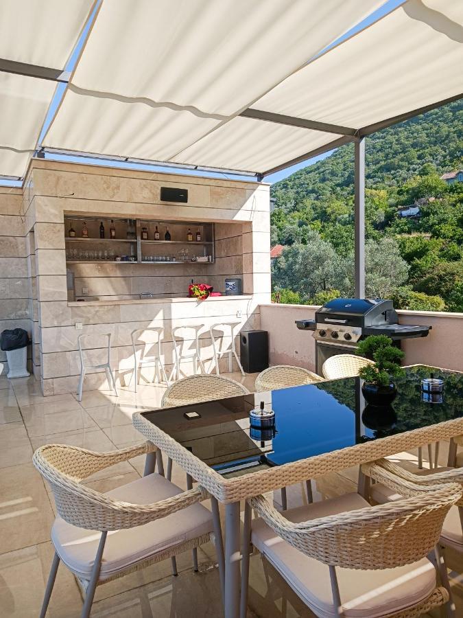 Luxurious one-bedroom apartment of 45m2 with pool in Tivat 13