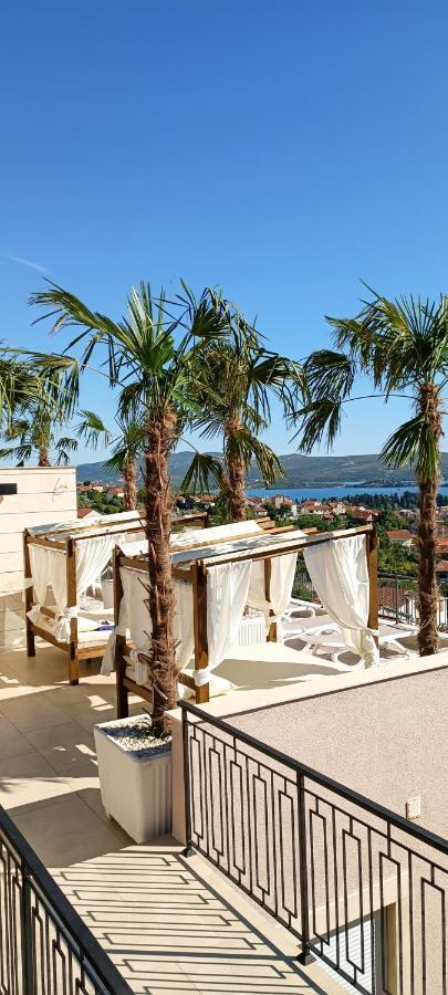 Luxurious one-bedroom apartment of 45m2 with pool in Tivat 16