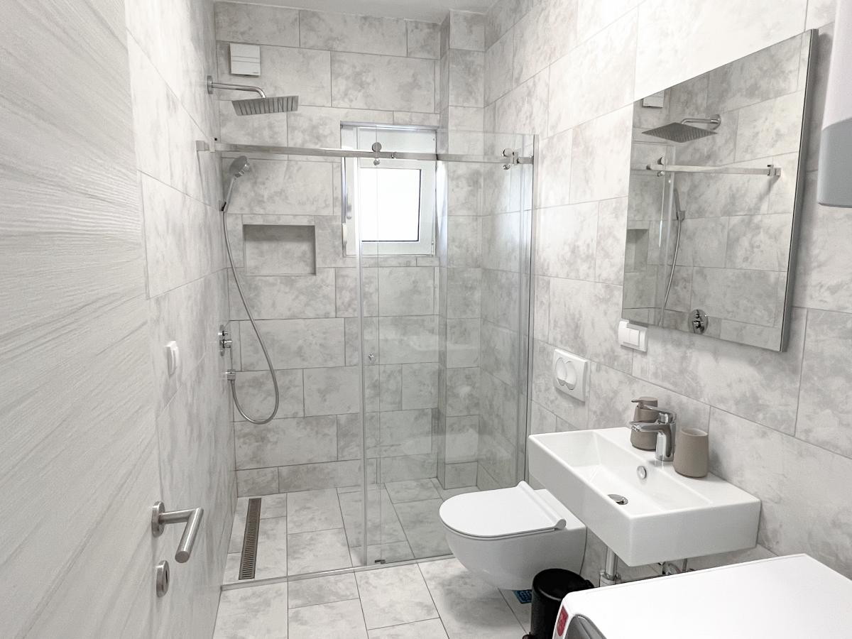 Luxurious two-bedroom apartment of 55m2 with swimming pool in Tivat 13