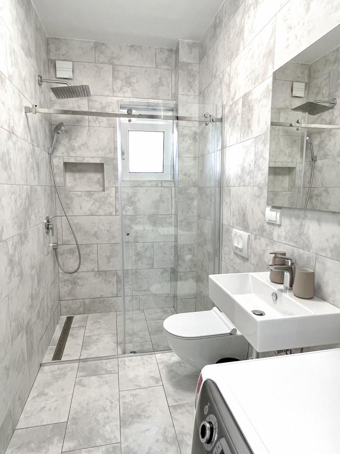 Luxurious two-bedroom apartment of 55m2 with swimming pool in Tivat 14