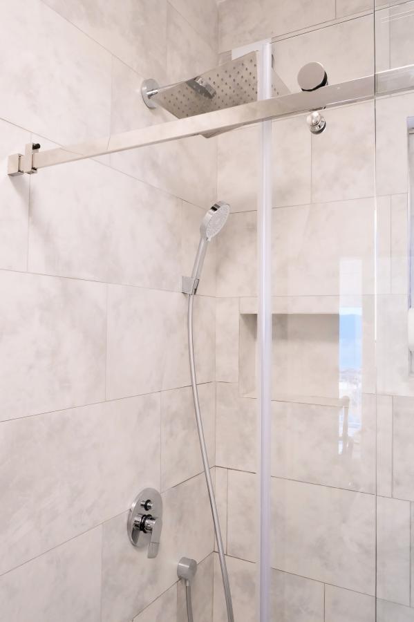 Luxurious two-bedroom apartment of 55m2 with swimming pool in Tivat 19
