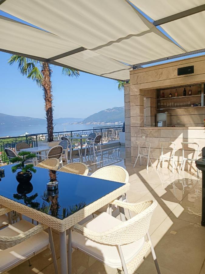 Luxurious two-bedroom apartment of 55m2 with swimming pool in Tivat 26
