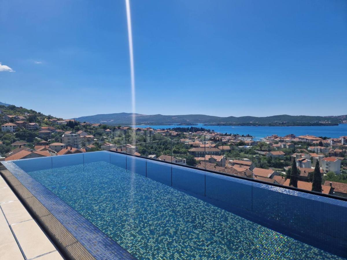 Luxurious two-bedroom apartment of 55m2 with swimming pool in Tivat 27