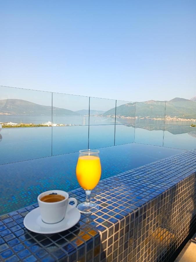 Luxurious two-bedroom apartment of 55m2 with swimming pool in Tivat 28