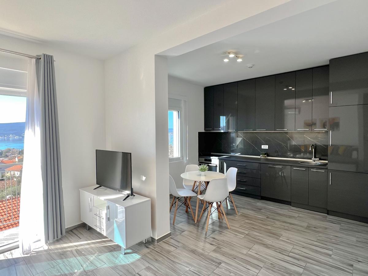 Luxurious two-bedroom apartment of 55m2 with swimming pool in Tivat 4