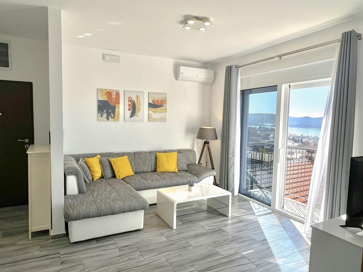 Luxurious two-bedroom apartment of 55m2 with swimming pool in Tivat 6