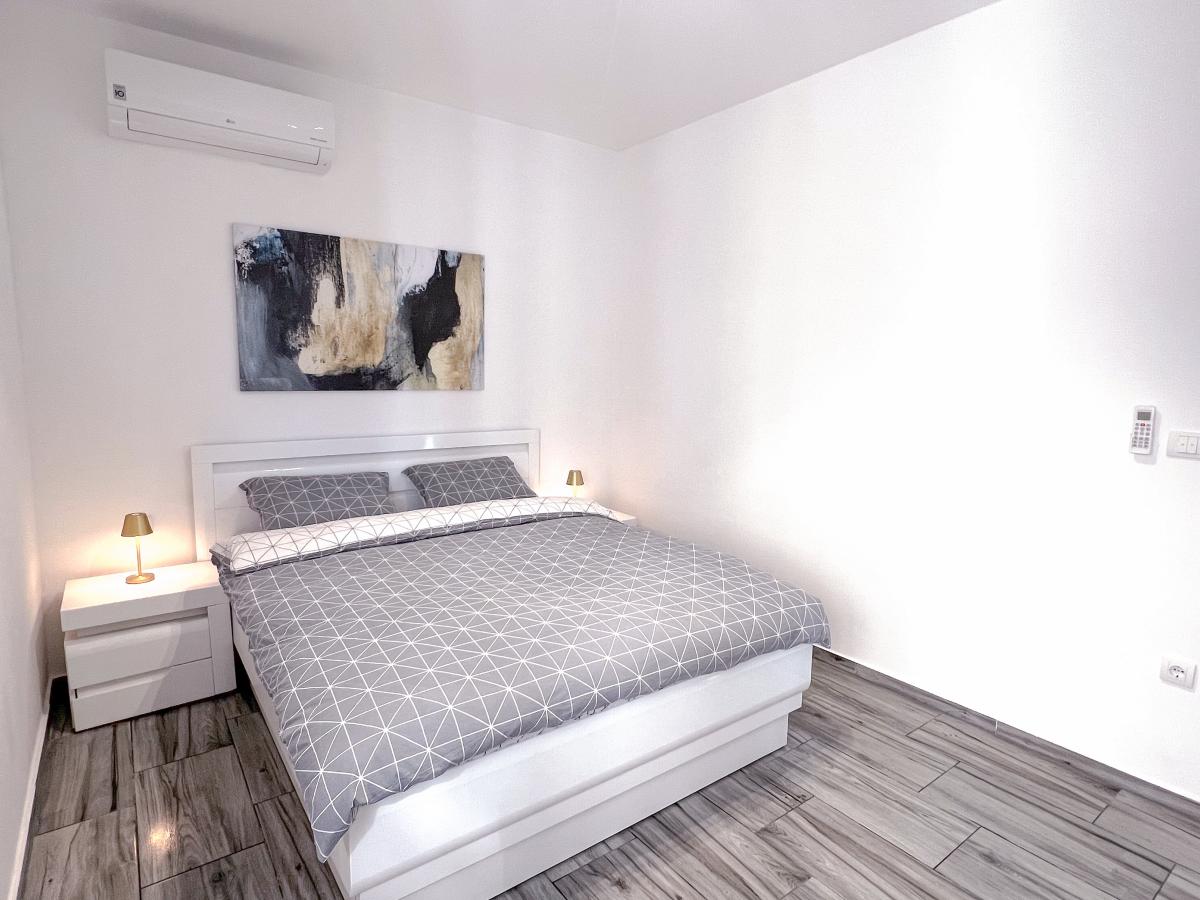 Luxurious two-bedroom apartment of 55m2 with swimming pool in Tivat 9