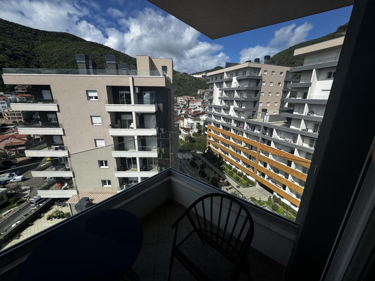For Sale: Luxurious Spacious Penthouse 140 m2, Budva 3