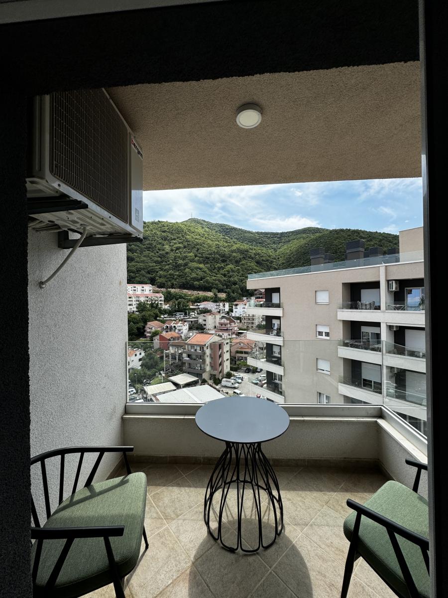 For Sale: Luxurious Spacious Penthouse 140 m2, Budva 4